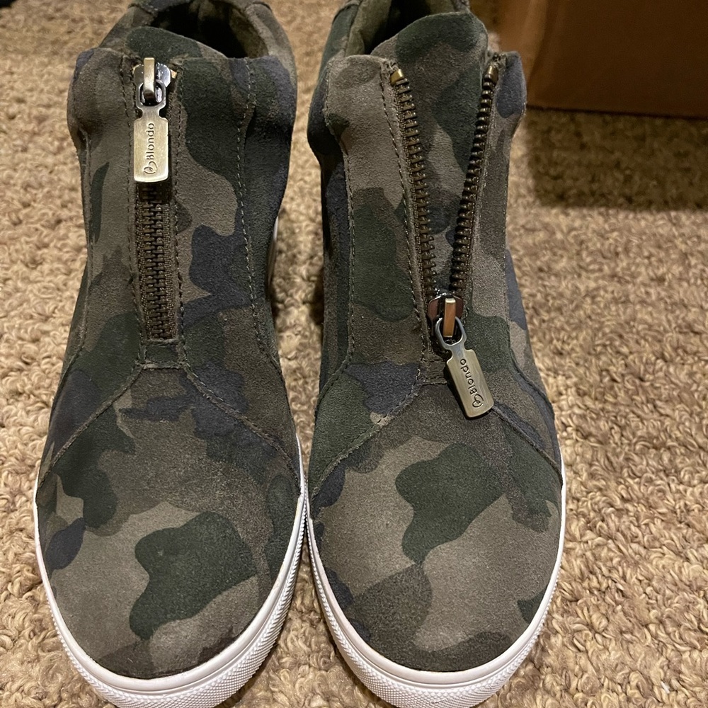 Blondo camo high top sneakers